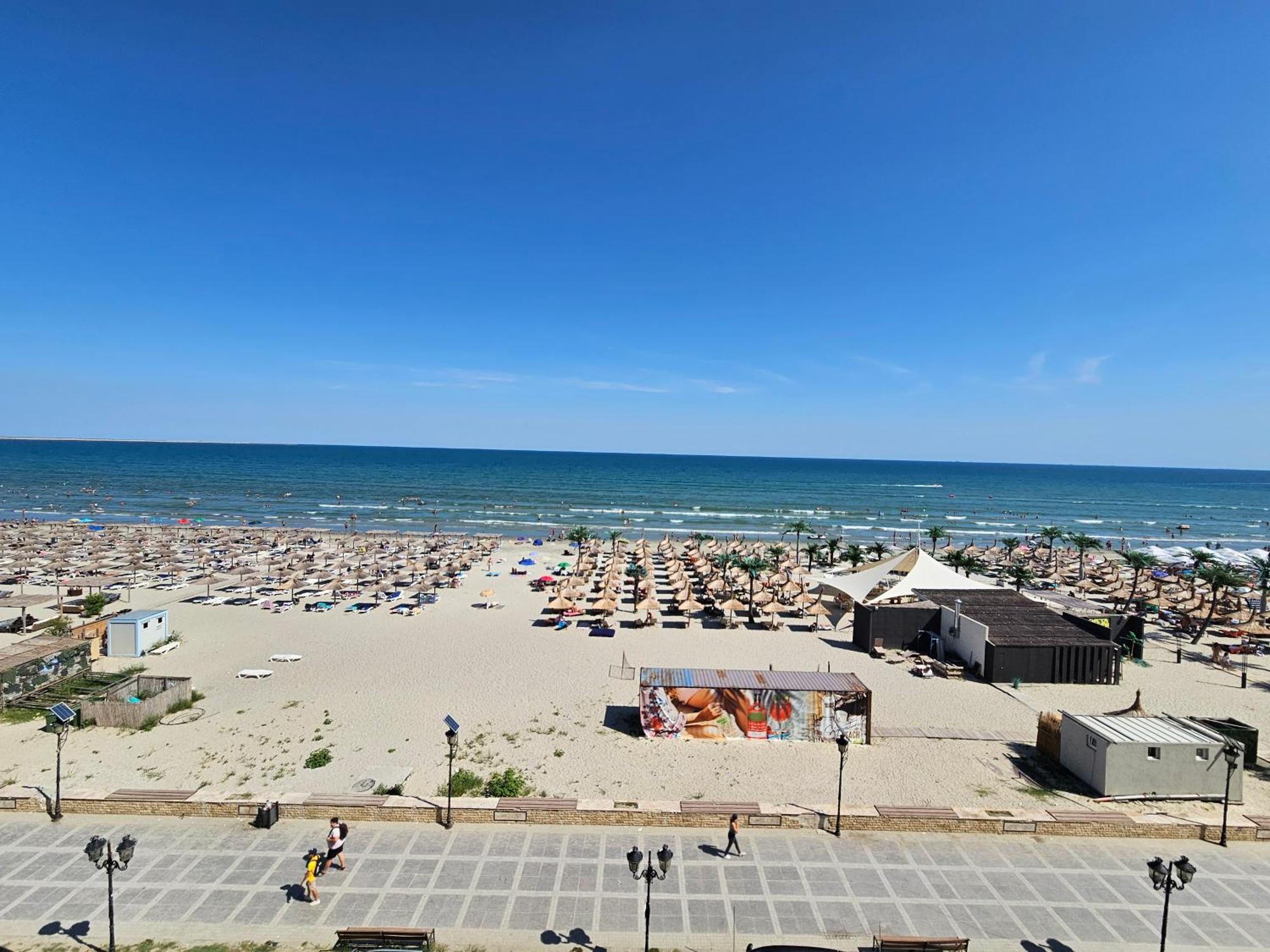 Beach Residence Studios Mamaia Nord 23 Navodari Bagian luar foto